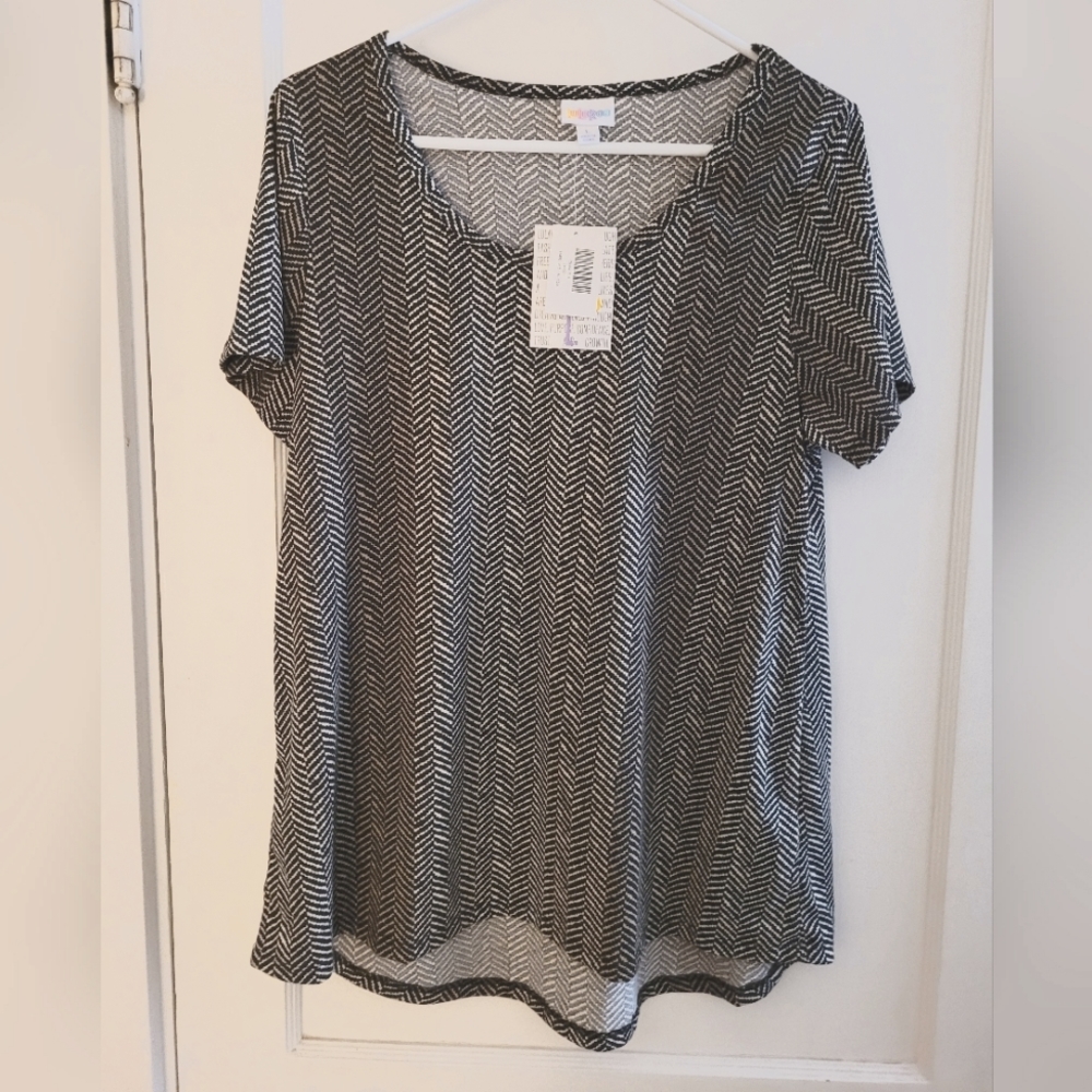NWT Lularoe chevron classic T